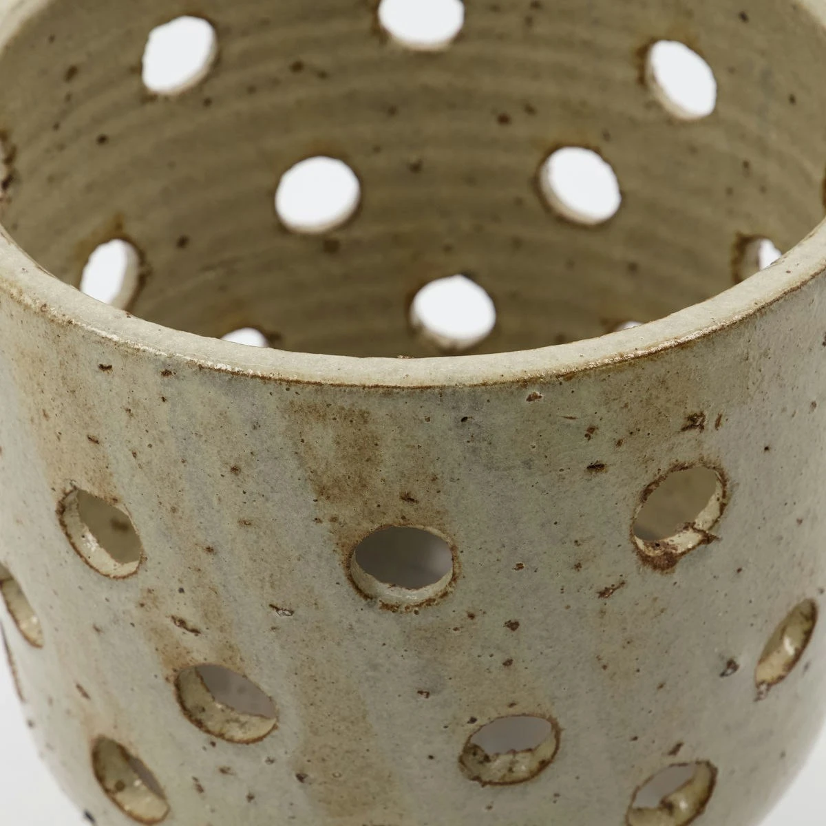 House Doctor Artist Kerzenständer Beige 20x26 Cm 4 House Doctor Artist Kerzenständer Beige 20x26 Cm – Bild 2