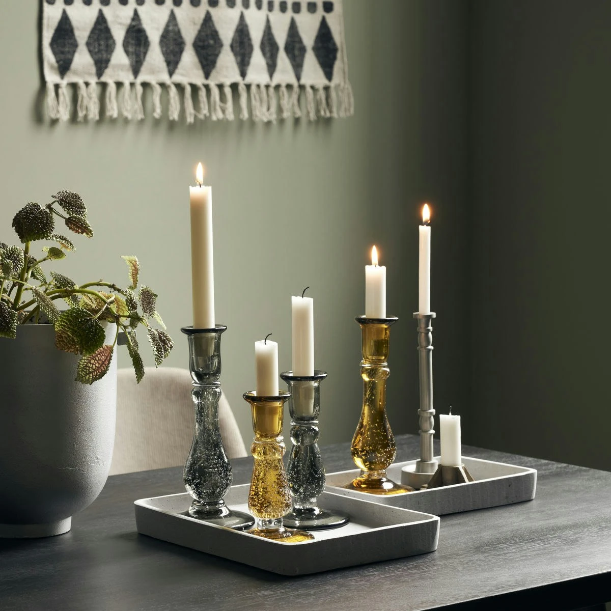 House Doctor Glee Kerzenhalter Glas Bernsteingelb H16 Cm 7 House Doctor Glee Kerzenhalter Glas Bernsteingelb H16 Cm – Bild 5