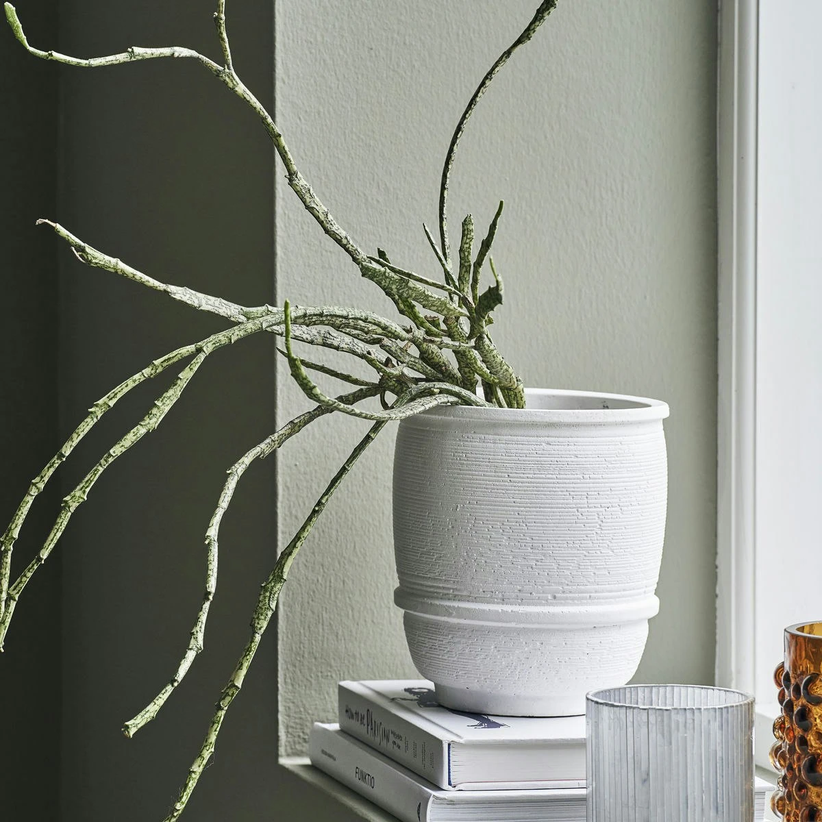 House Doctor Ground Topf Weiß, Ø14 Cm H16 Cm 4 House Doctor Ground Topf Weiß, Ø14 Cm H16 Cm – Bild 2